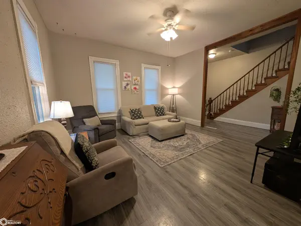 1608 Division ST, Burlington, IA 52601