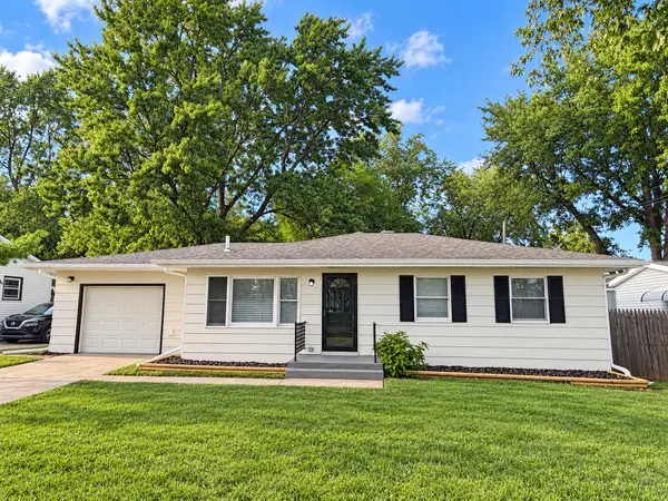 1218 E Farragut ST, Crown Point, IN 46307