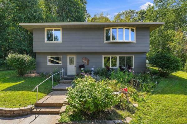 127 Ponderosa RD, River Falls, WI 54022
