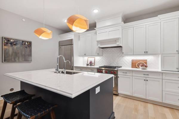 222 Ferndale Road S #303, Wayzata, MN 55391