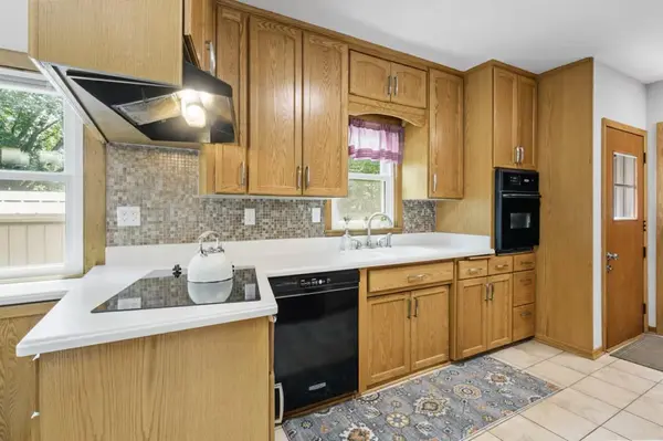 17323 Bay CIR, Minnetonka, MN 55391