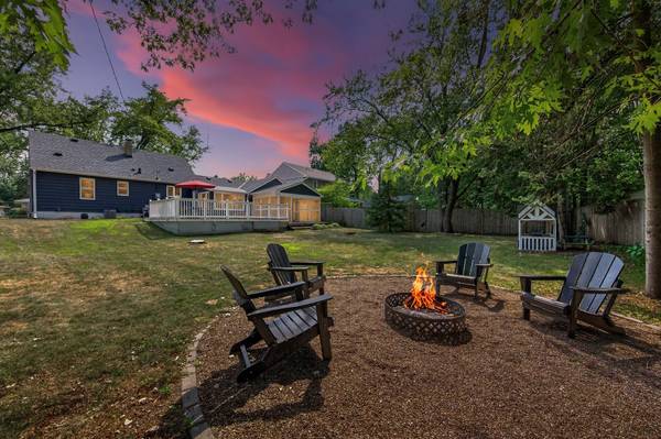 651 County Road B2 W, Roseville, MN 55113