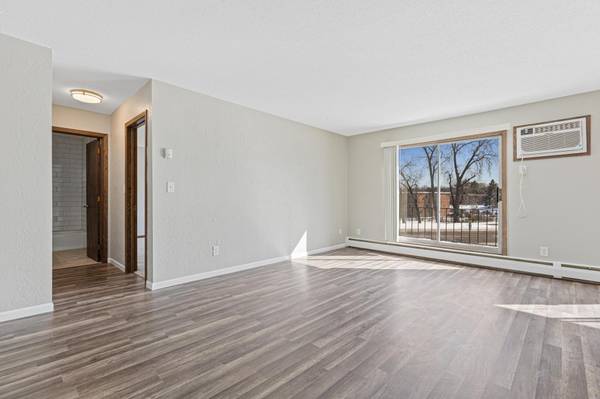 2210 Eldridge Ave E #203, North Saint Paul, MN 55109