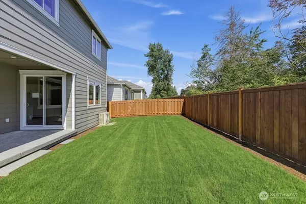 615 Barquist LN N, Enumclaw, WA 98022