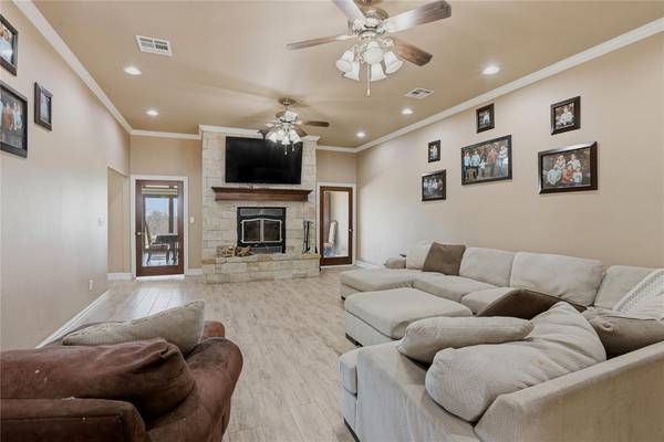 2868 S Anderson RD, Guthrie, OK 73044