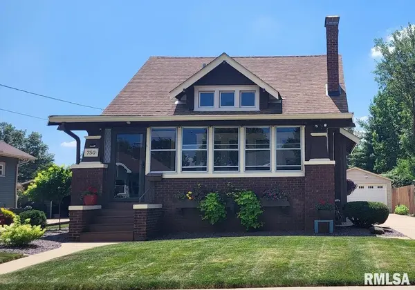 750 Johnston ST, Galesburg, IL 61401