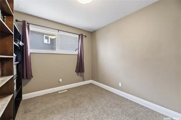 1114 Hargreaves WAY, Saskatoon, SK S7R 0H2