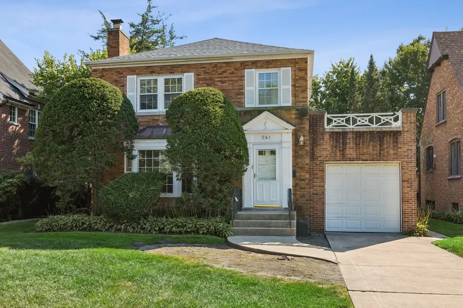 241 Southcote RD, Riverside, IL 60546