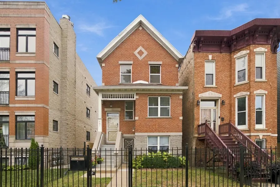 631 E Bowen AVE, Chicago, IL 60653