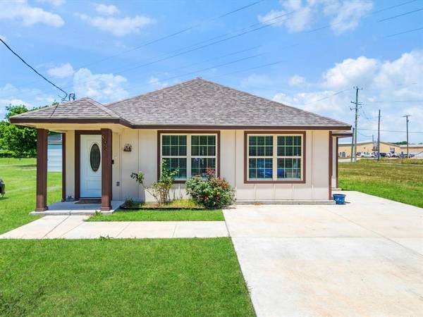 308 Avenue A, Ennis, TX 75119