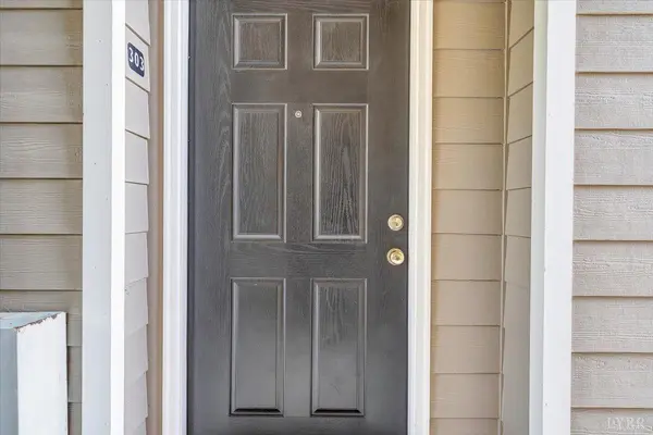 335 S Pointe Shore DR, Moneta, VA 24121