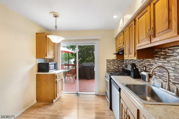 35 Saint Marys Dr, Roxbury Twp., NJ 07876