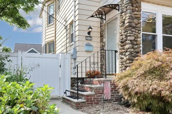 242 Central Ave, Hawthorne Boro, NJ 07506