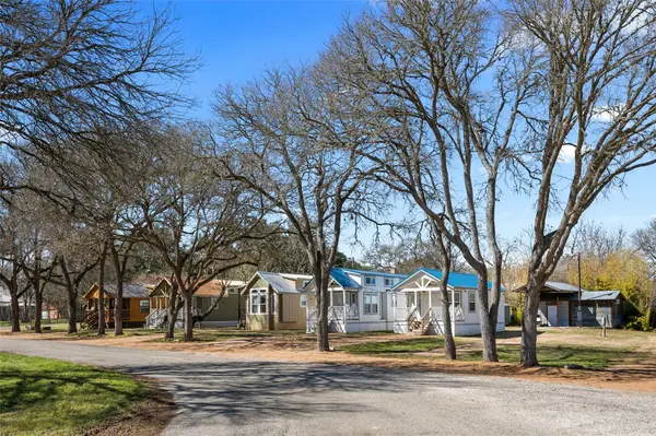 250-300 Park Ave, Staples, TX 78670
