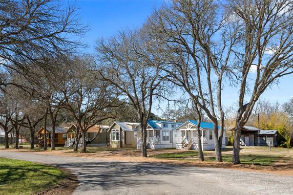 250-300 Park Ave, Staples, TX 78670