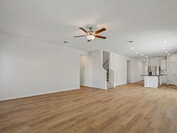 280 Red Tail Hawk LN, Cedar Creek, TX 78612