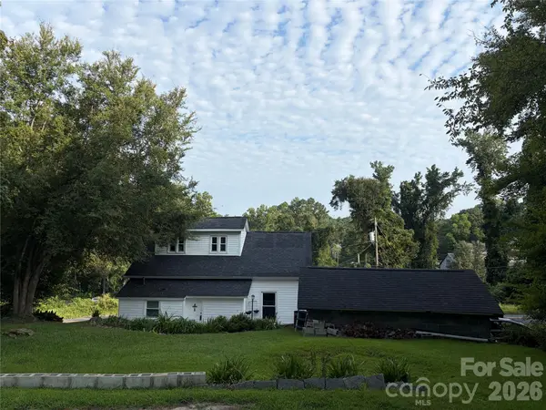 11 Republic ST, Great Falls, SC 29055