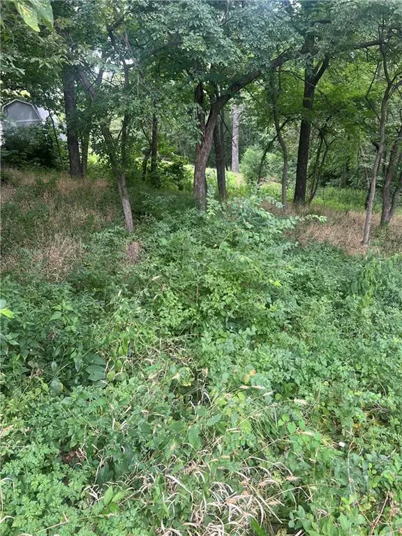 11806 E Lexington AVE, Sugar Creek, MO 64054