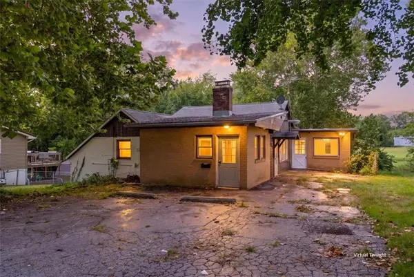 102 Collette ST, Excelsior Springs, MO 64024