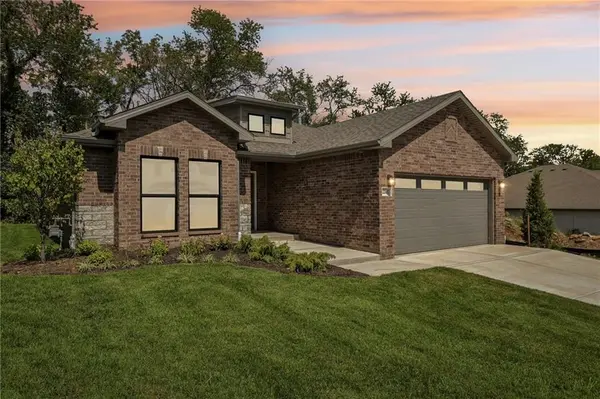 22692 W 87th ST, Lenexa, KS 66227