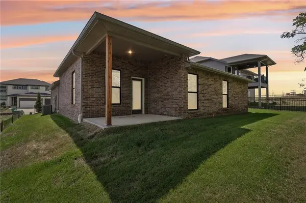 22692 W 87th ST, Lenexa, KS 66227