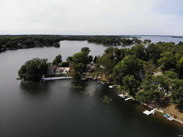 9475 E Promontory Point DR, Syracuse, IN 46567