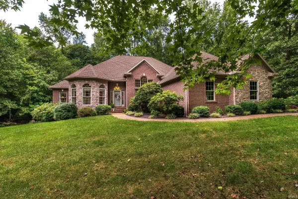 8860 & 8800 N Waterford DR, Mount Vernon, IN 47620