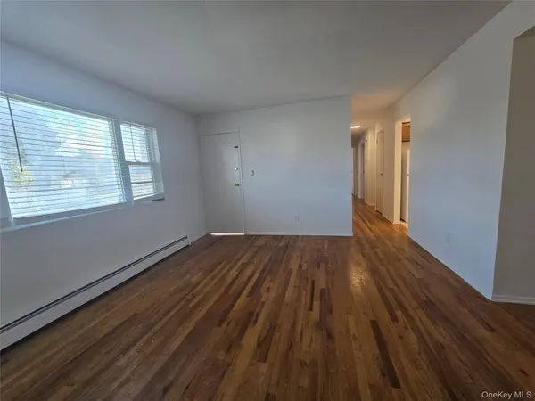 29 Lambert AVE #1st Floor, Farmingdale, NY 11735