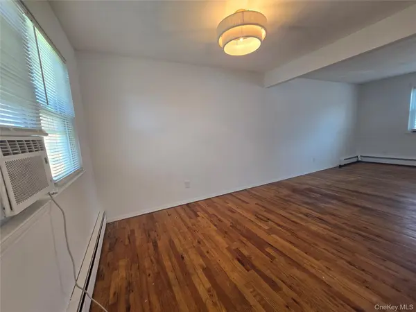29 Lambert AVE #1st Floor, Farmingdale, NY 11735