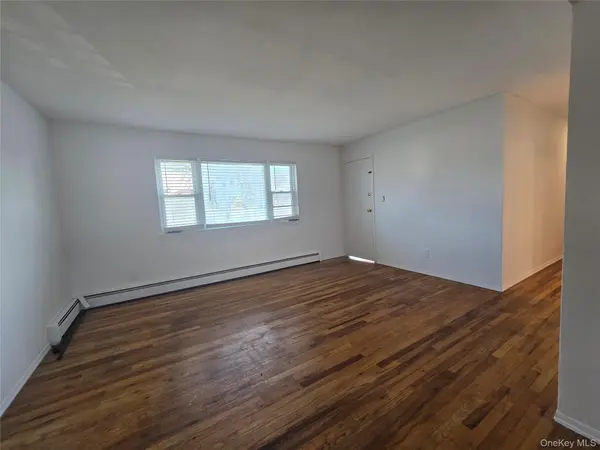 29 Lambert AVE #1st Floor, Farmingdale, NY 11735