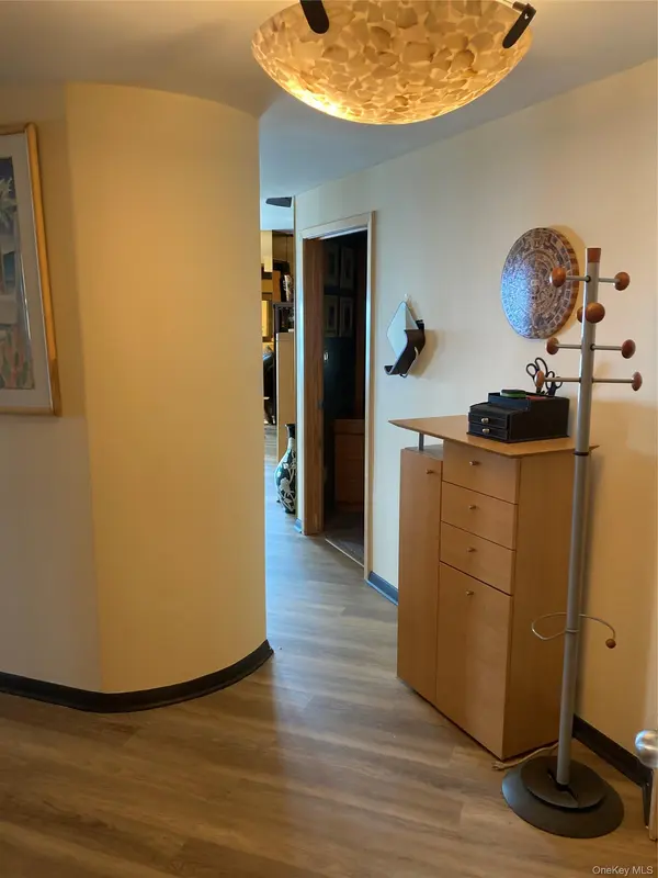 780 W Broadway #5J, Long Beach, NY 11561