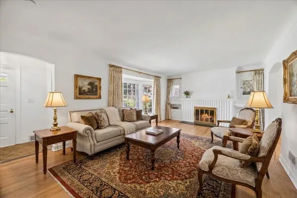 241 Southcote RD, Riverside, IL 60546