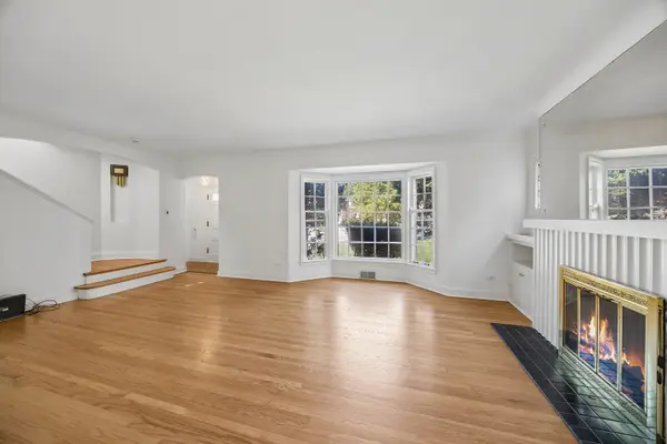 241 Southcote RD, Riverside, IL 60546