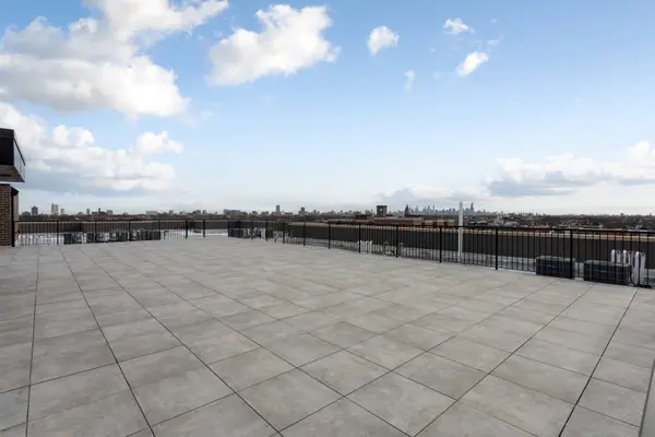 2505 W Farragut AVE #207, Chicago, IL 60625
