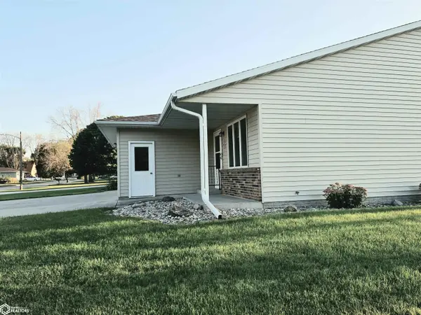 560 Golls DR, Garner, IA 50438