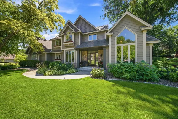 1444 Kings Wood LN, Eagan, MN 55122
