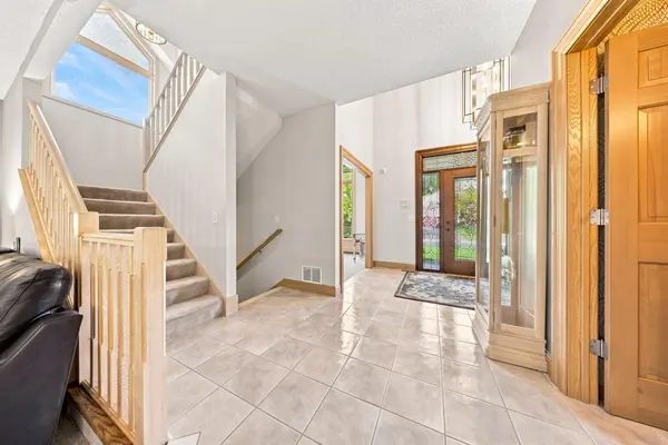 1444 Kings Wood LN, Eagan, MN 55122