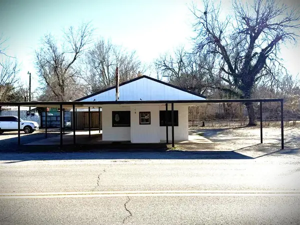 416 E Apache Trail RD, Apache, OK 73006