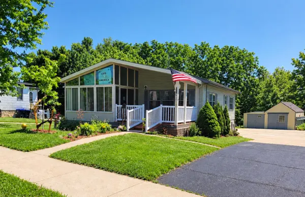 440 N MAIN ST, Juneau, WI 53039-1126