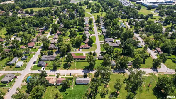 1113 W CONCORD ST, Marion, IL 62959