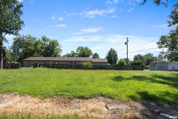 1113 W CONCORD ST, Marion, IL 62959