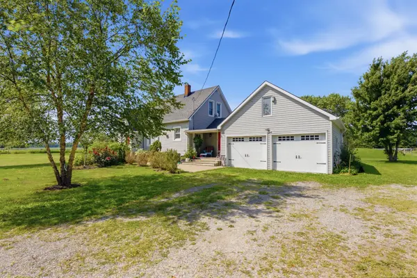 1055 Burger RD, Fort Erie, ON L0S 1N0