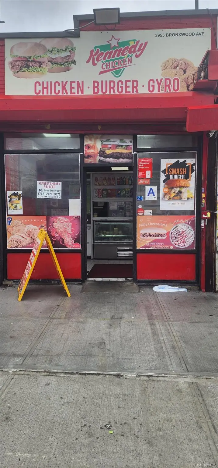 3955 E Bronxwood AVE, Bronx, NY 10466