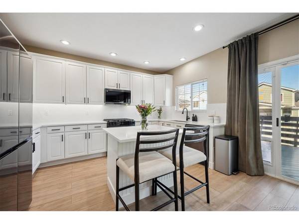 1099 Thornbury, Highlands Ranch, CO 80129
