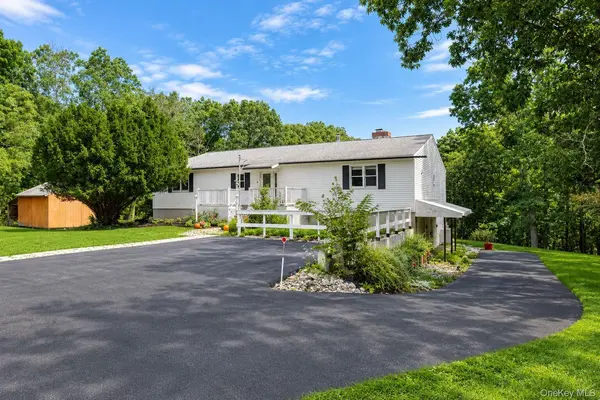 226 Charwill DR, Clinton Corners, NY 12514