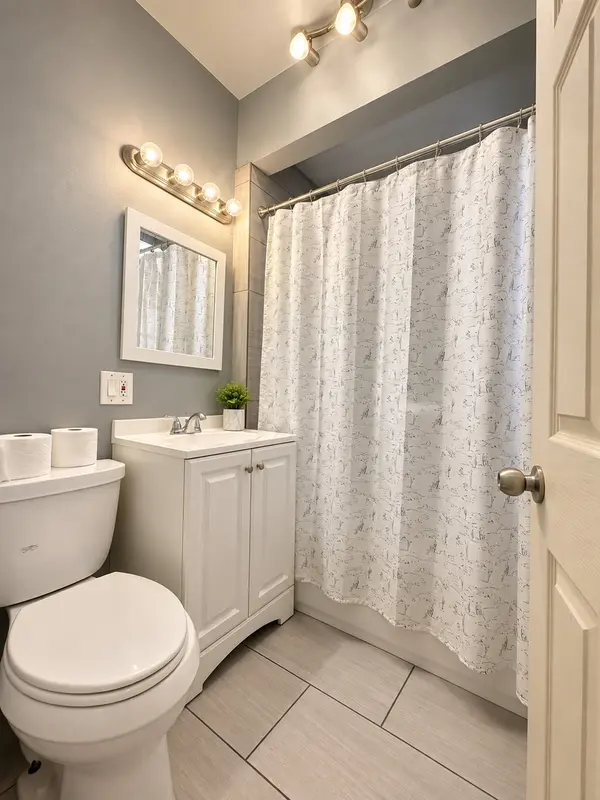 3347 S Emerald AVE #2, Chicago, IL 60616