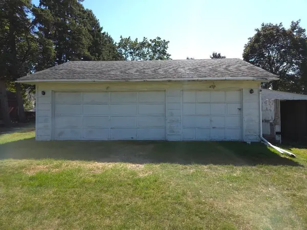 495 Vadnais RD, Vadnais Heights, MN 55127