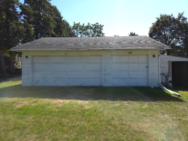 495 Vadnais RD, Vadnais Heights, MN 55127