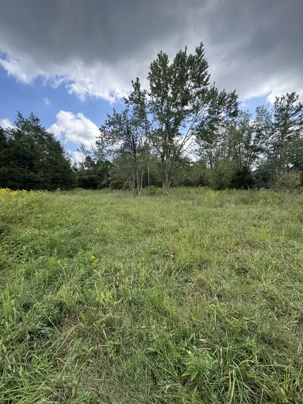 216 Running Meadows Rd, Portland, TN 37148