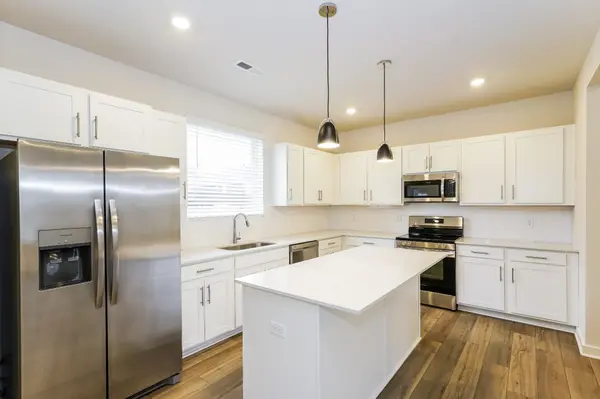 7003 Park Knoll Ln, Mount Juliet, TN 37122